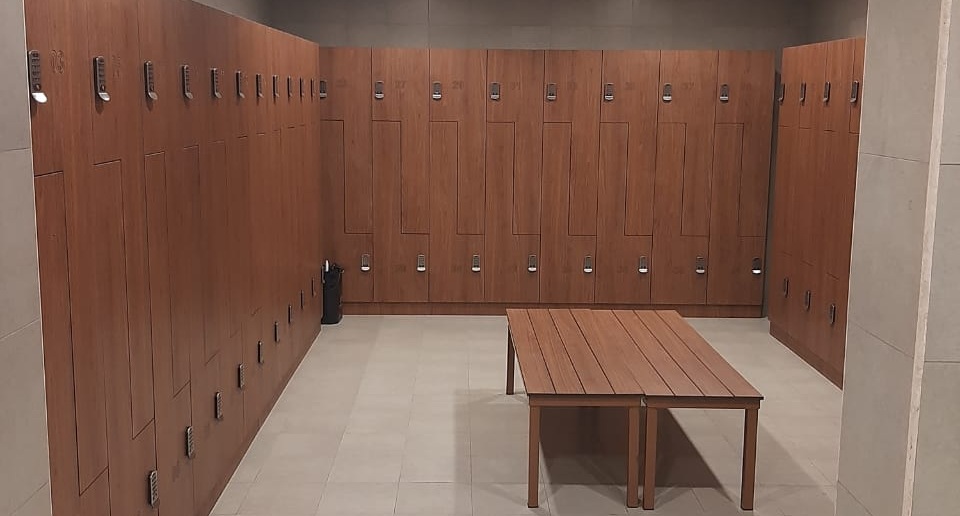 Locker and Bench Seating for Gym and School in Wooden Finish and HPL Material